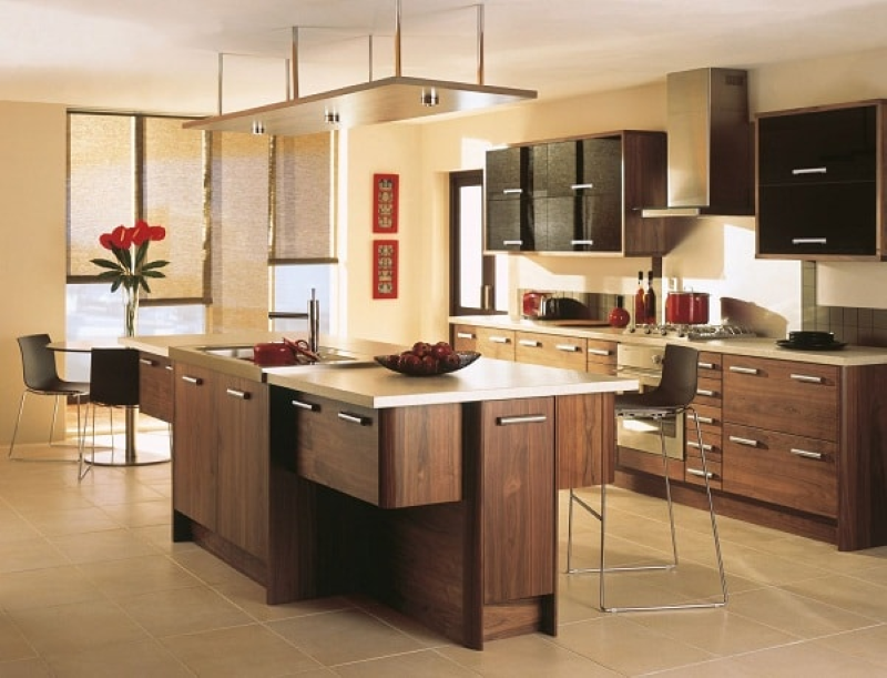 Tổng hợp các mẫu tủ bếp veneer gỗ óc chó đơn giản và thanh lịch nhất